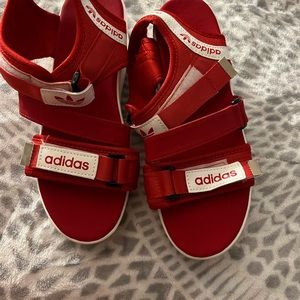 Brand new never worn *no box* too wide for my feet